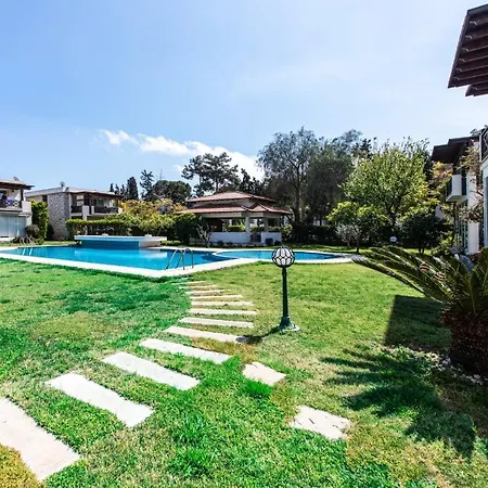 Luxury With Shared Pool In Bodrum Ortakent Apartamento