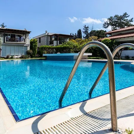 Luxury With Shared Pool In Bodrum Ortakent Bitez