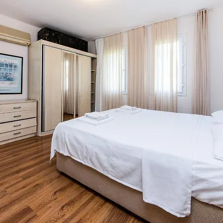 Luxury With Shared Pool In Bodrum Ortakent Bitez